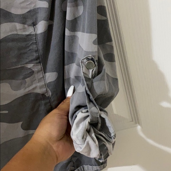 Long Sleeve Button Up - Picture 4 of 4